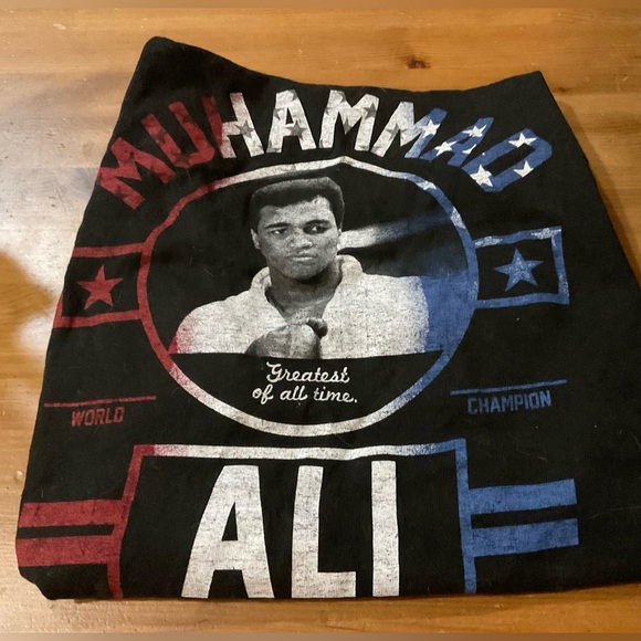 ALi: Muhammad ALI greatest of all time world champion black men’s tee shirt. - Picture 2 of 4